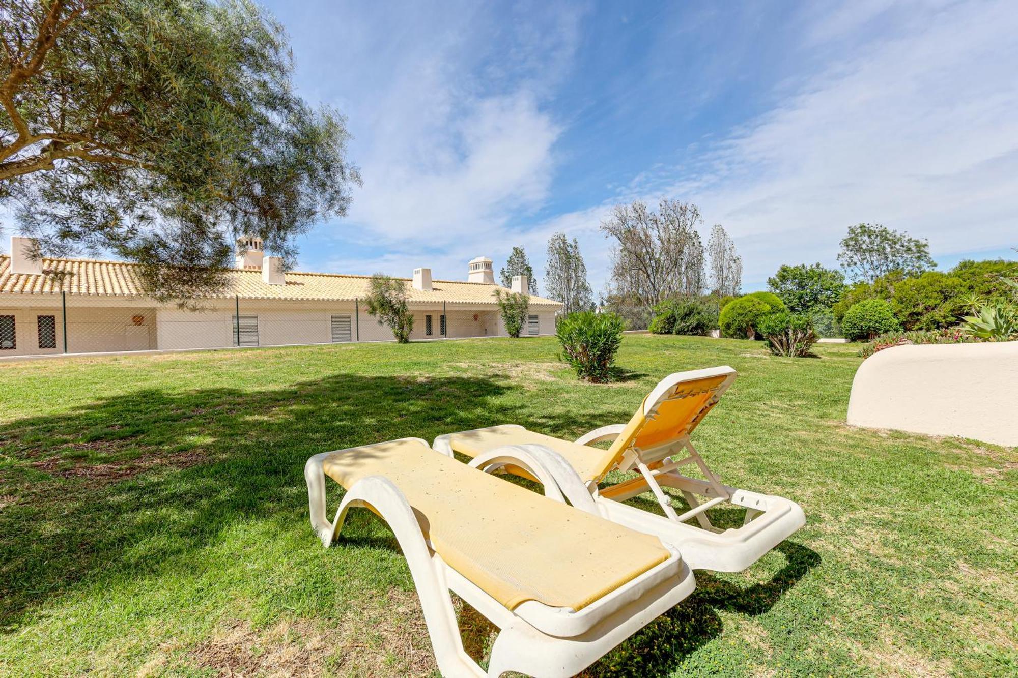 Apartment With 2 Bedrooms, 2M To The Beach Armação de Pêra المظهر الخارجي الصورة