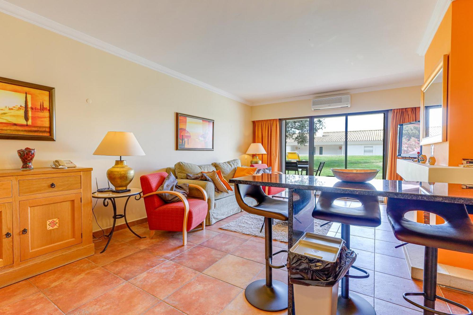 Apartment With 2 Bedrooms, 2M To The Beach Armação de Pêra المظهر الخارجي الصورة