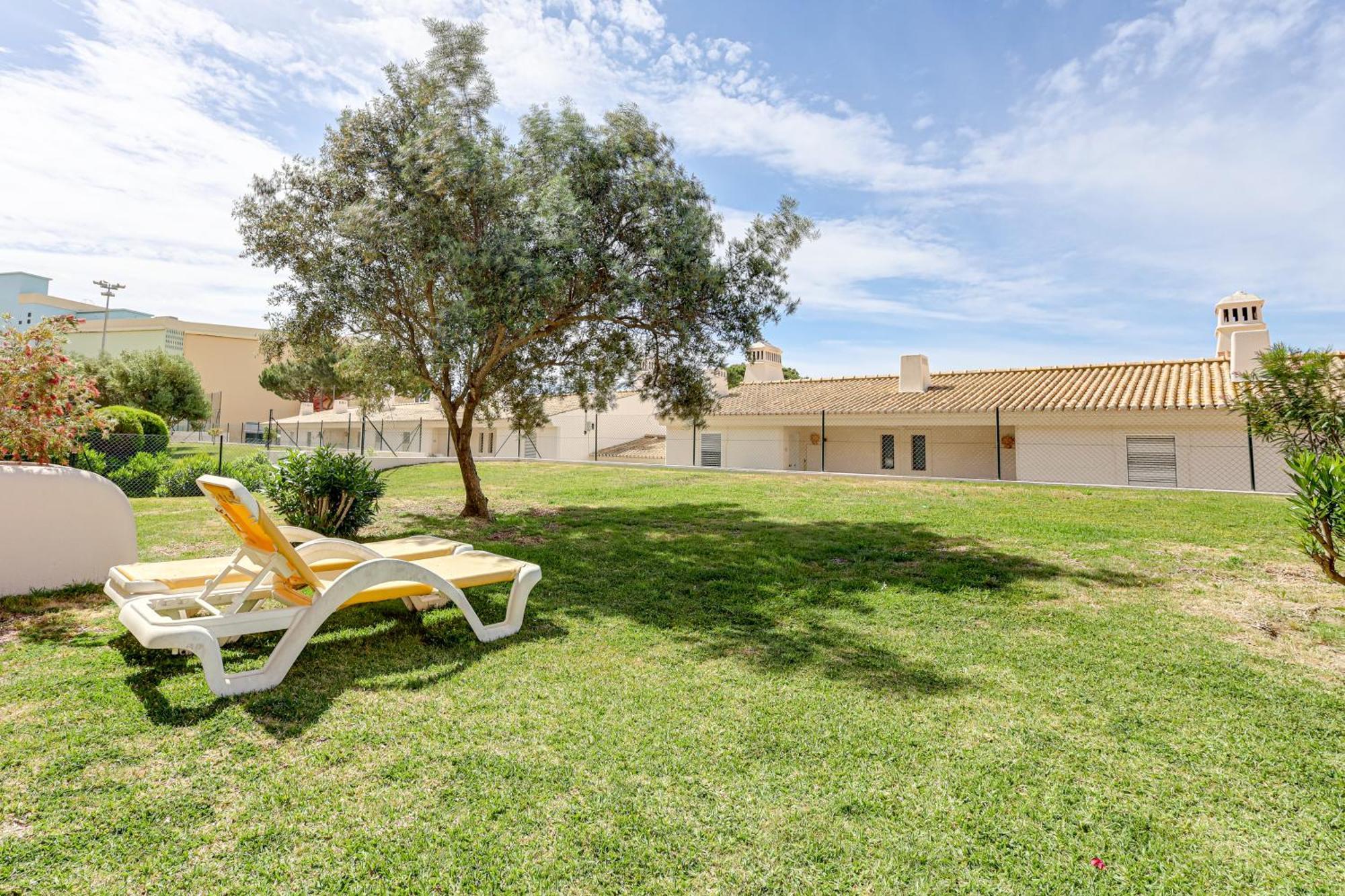Apartment With 2 Bedrooms, 2M To The Beach Armação de Pêra المظهر الخارجي الصورة